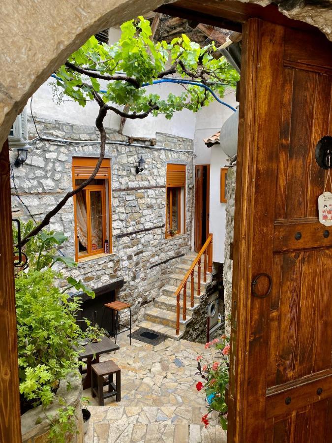 Restaurant & Guest House Semani Berat Exterior photo
