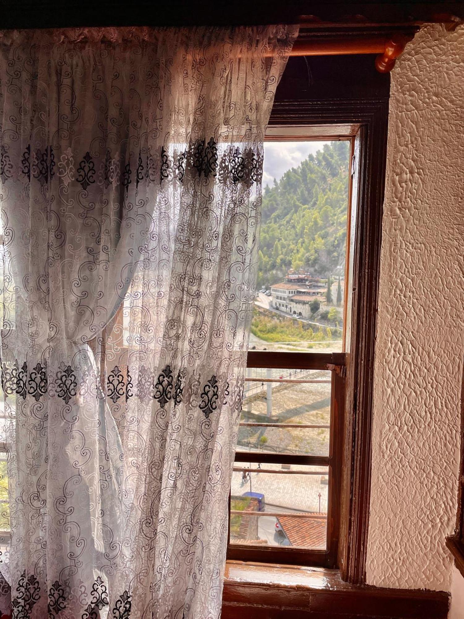 Restaurant & Guest House Semani Berat Exterior photo